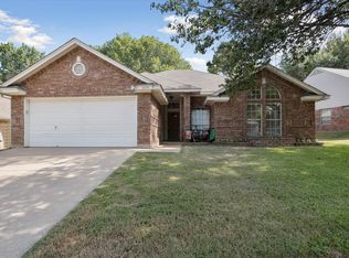 6214 Castle Creek Rd, Arlington, TX 76017