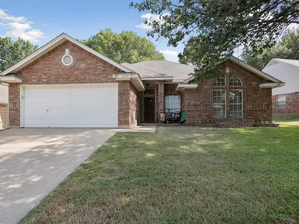 6214 Castle Creek Rd, Arlington, TX 76017