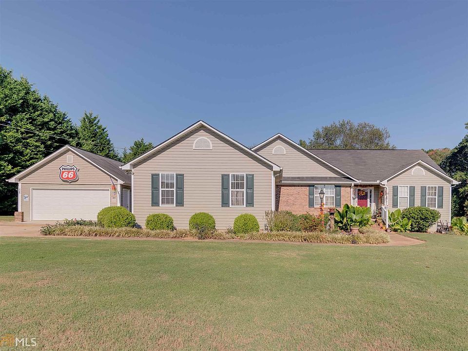 1st image of 107 Gardners Grove Dr