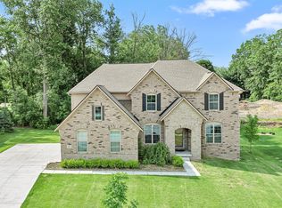 963 Corbin Rd, Rochester, MI 48307