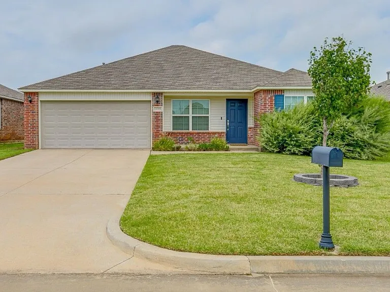 10219 Sussex Pl — Photo 1