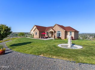 608 Gore Rd, Selah, WA 98942