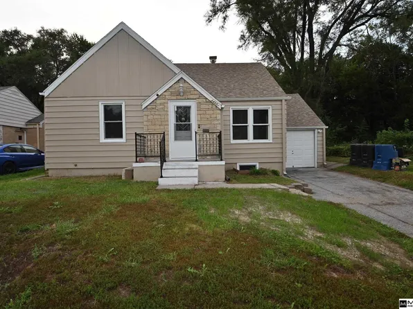 3450 Martin Ave, Omaha, NE 68112