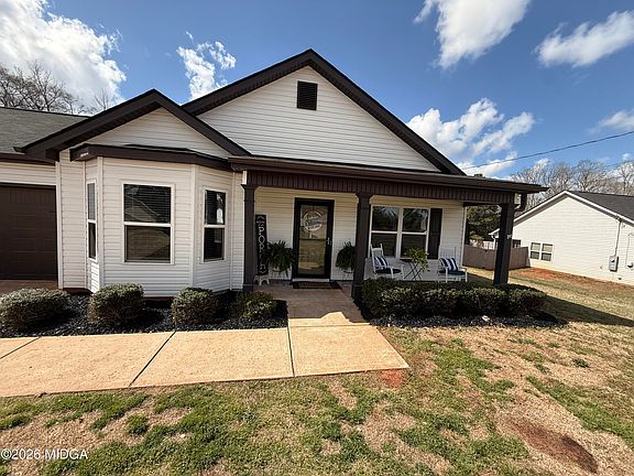 2nd image of 422 Heath Dr