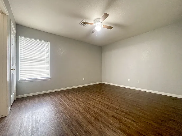 180 Spring Water Ln — Photo 15