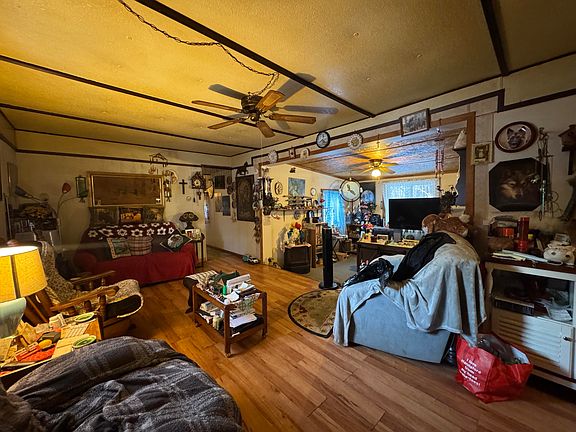 4th image of 215 Embden Pond Road