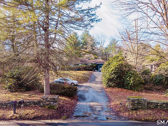 2nd image of 169 Moosup Pond Road