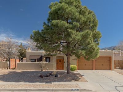 5320 John Thomas Dr NE, Albuquerque, NM, 87111