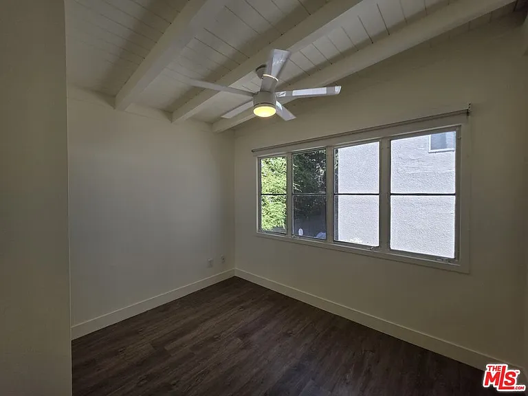 1635 S Beverly Glen Blvd #6 — Photo 38