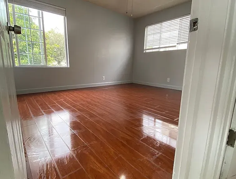 1052 Justin Ave #4 — Photo 4