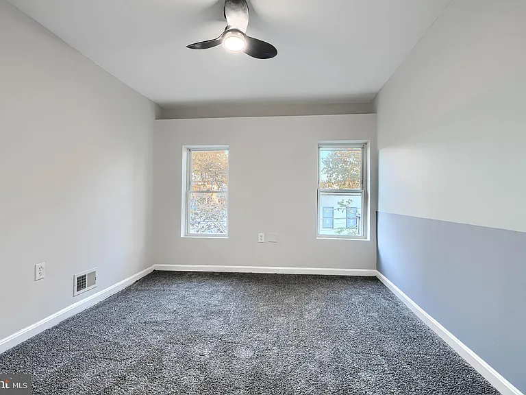 1127 Sargeant St — Photo 23