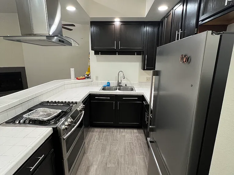 210 E Plymouth St — Photo 3