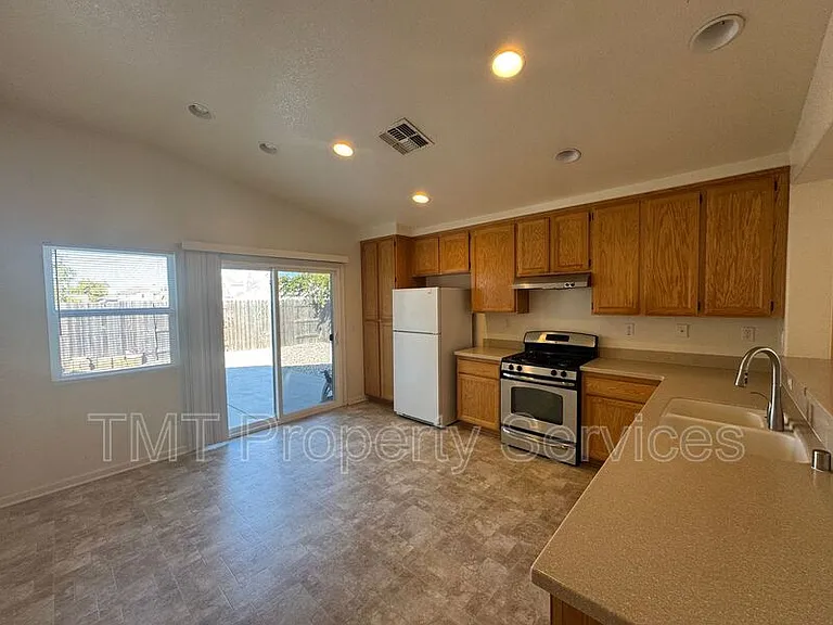 9084 Pebble Field Way — Photo 6