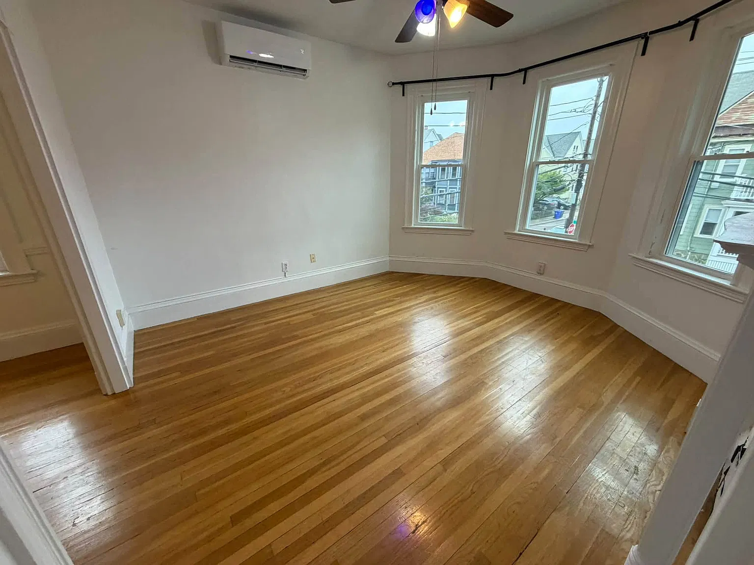 2 bed, 999 sqft, $2,600 — Photo 2