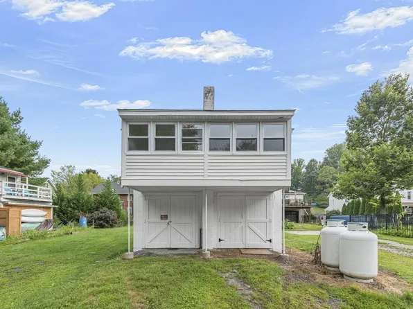 176 Walnut St #176, Mont Clare, PA 19453