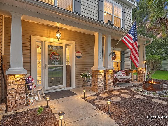 3rd image of 105 Elena Ct