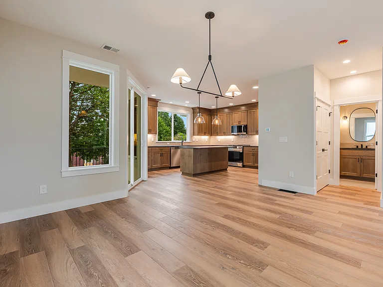 464 SE Haddock Ln — Photo 11