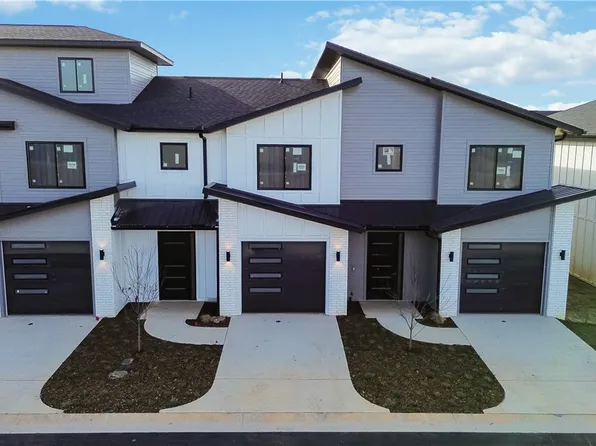 1134 Emilia Ave, Lowell, AR 72745