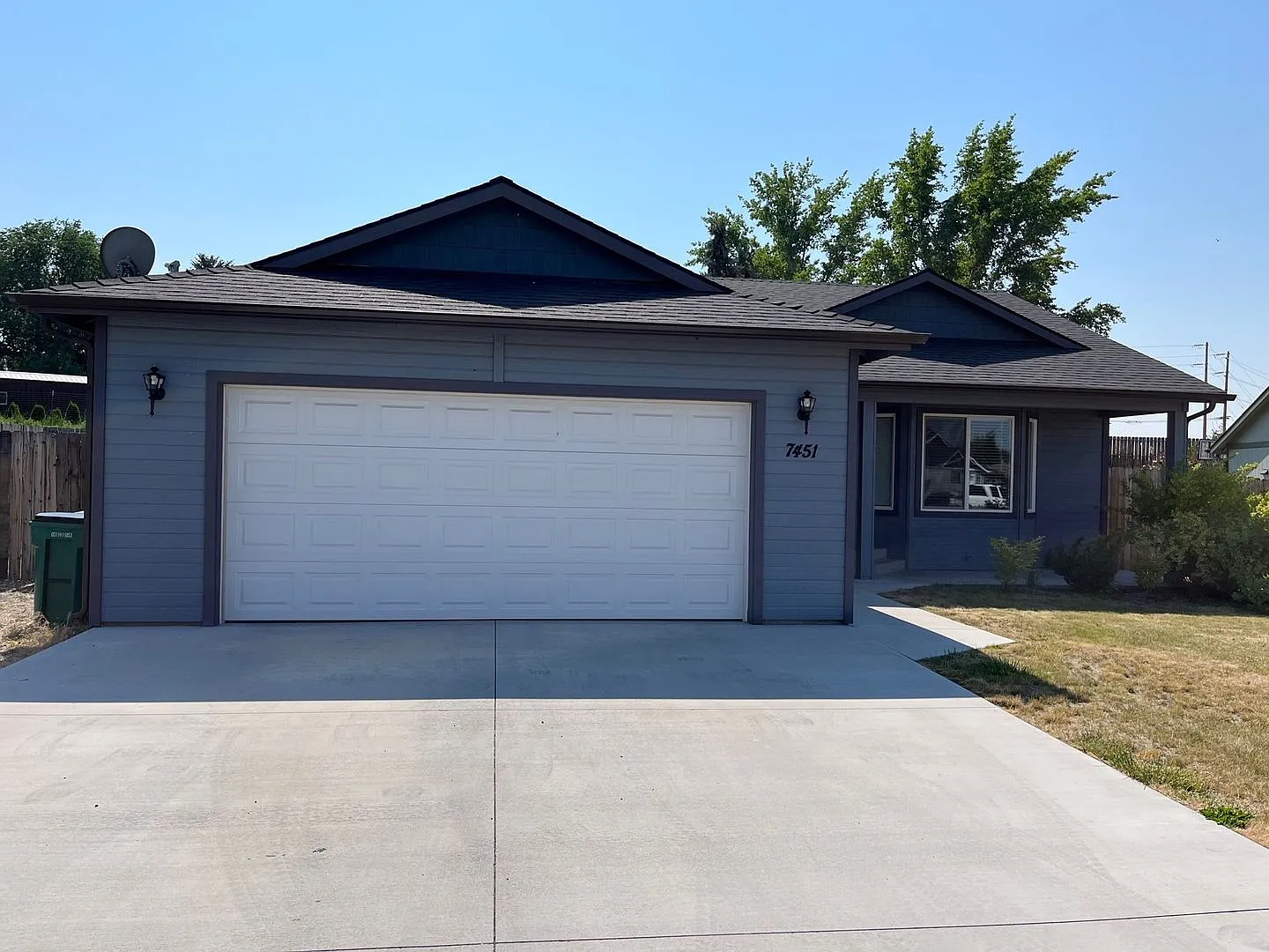 3 Bedroom, 2 Bathroom Home - Located in the South Suburbs! — Photo 1