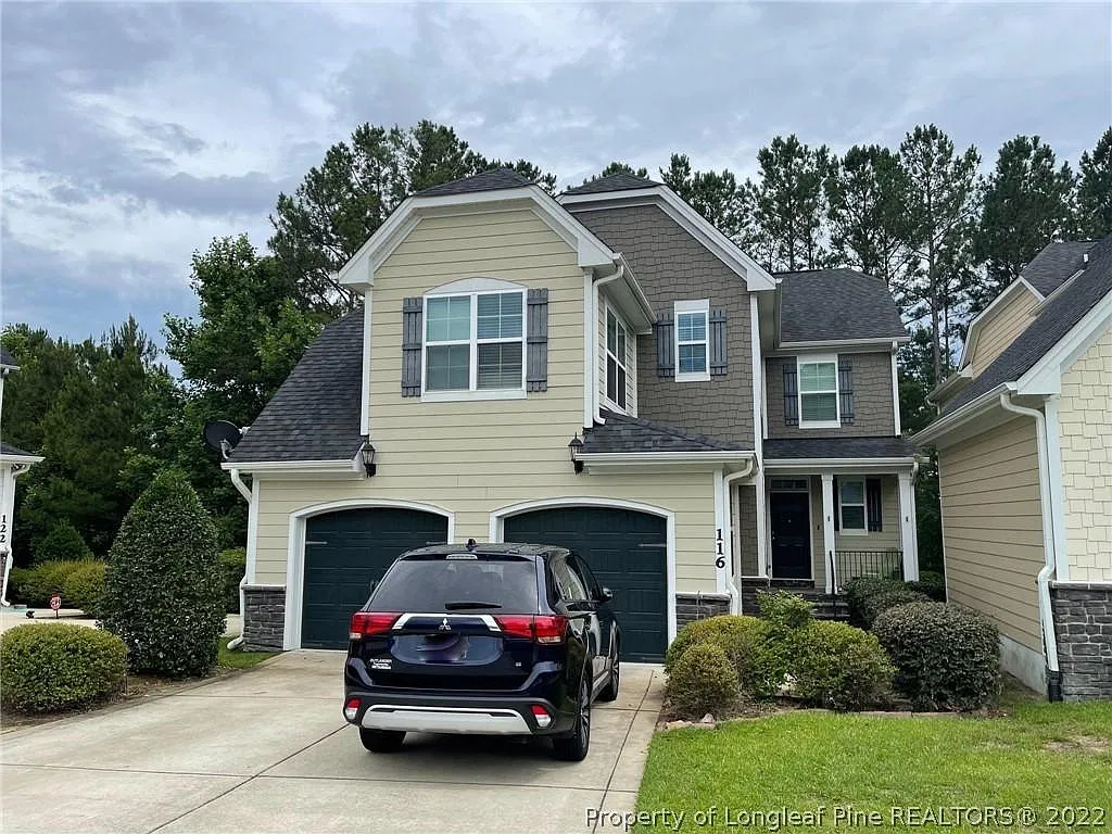 3 bed, 2.5 bath, 1984 sqft, $2,100 — Photo 1