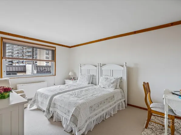 17-09 215th Street image 19 of 43