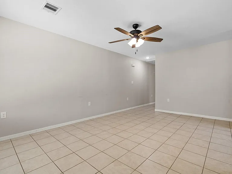 119 S Bend Ct #B — Photo 5