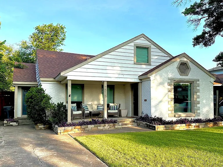 7515 Morton St — Photo 2