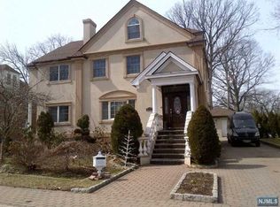 1097 Briar Way, Fort Lee, NJ 07024