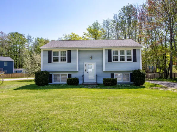 13 Barbara Street, Topsham, ME 04086