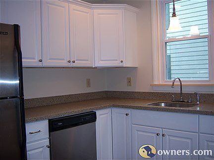 HI-MACS - Solid Surface Countertops