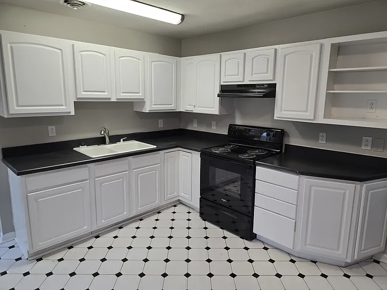 730 Lippencott St — Photo 18