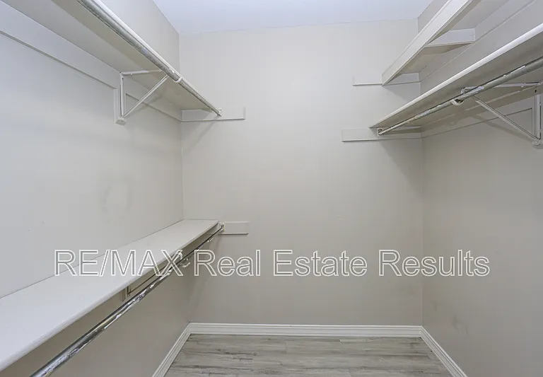 205 White Oak Dr NE #C — Photo 17