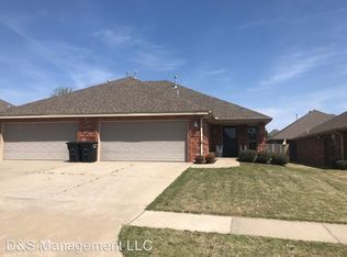 905 SW 37th St, Moore, OK 73160