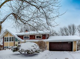 441 Pierce Ave, Roselle, IL 60172
