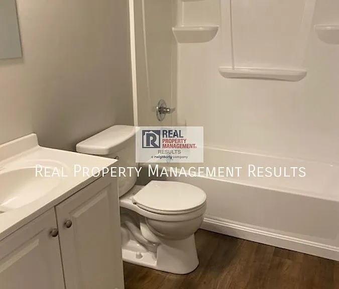 613 Village Ln #19 — Photo 8
