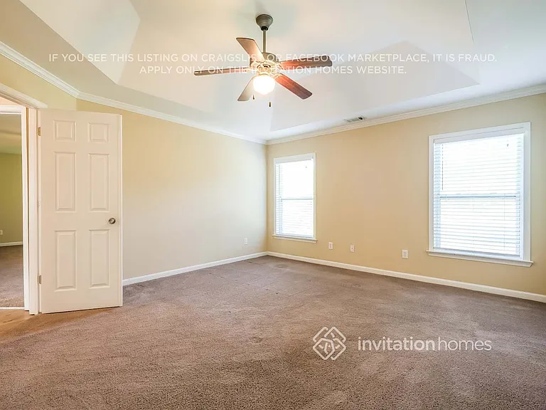 4392 Walforde Blvd — Photo 11