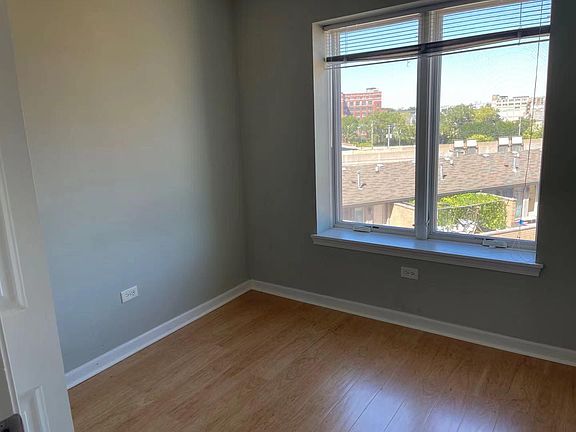 5th image of 2272 S Archer Ave Unit 5I