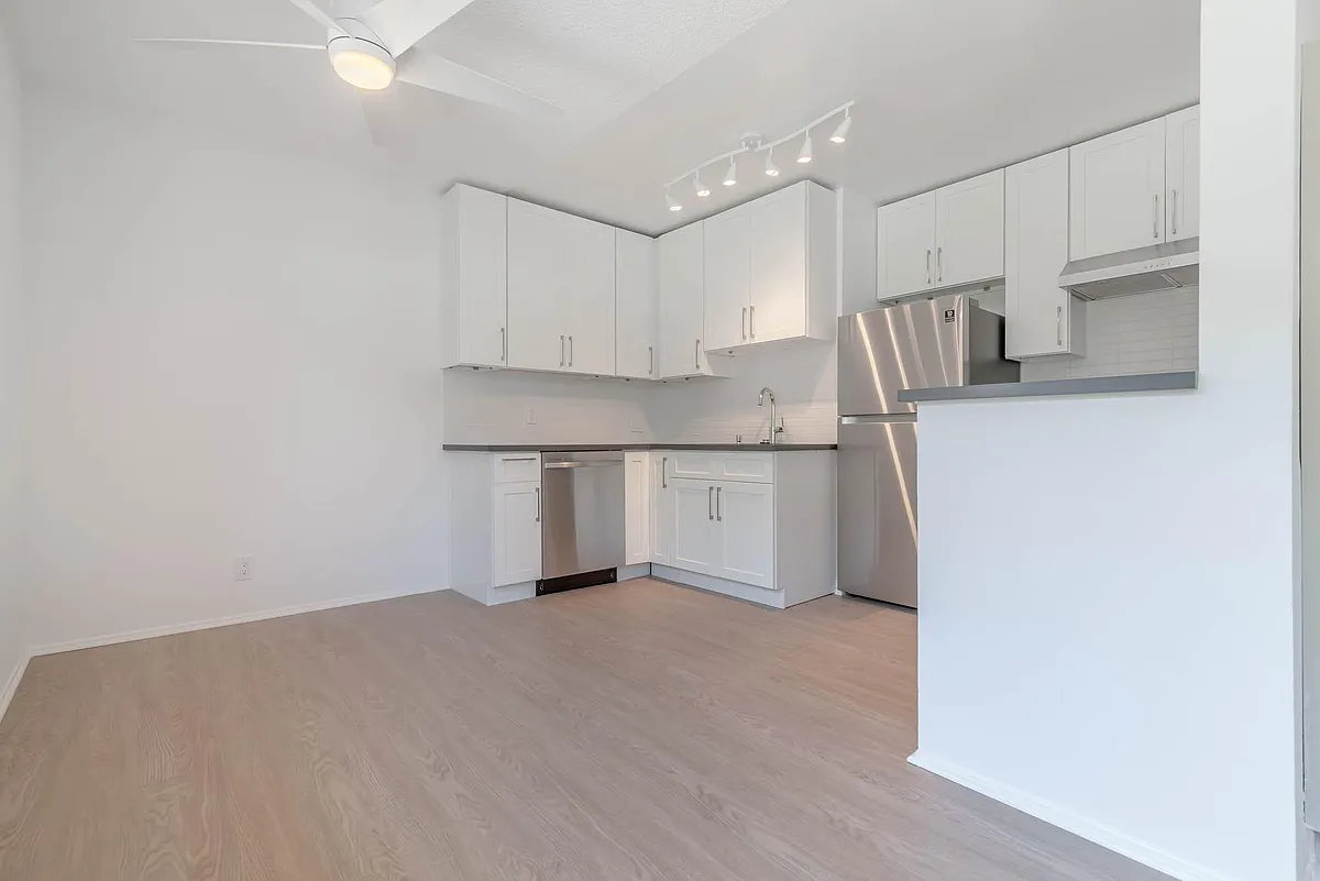 Building Photo - 4080 Redwood Ave #2