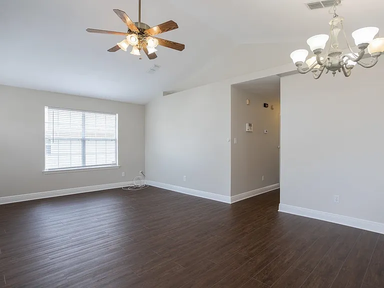 3569 Chatelaine Dr — Photo 8