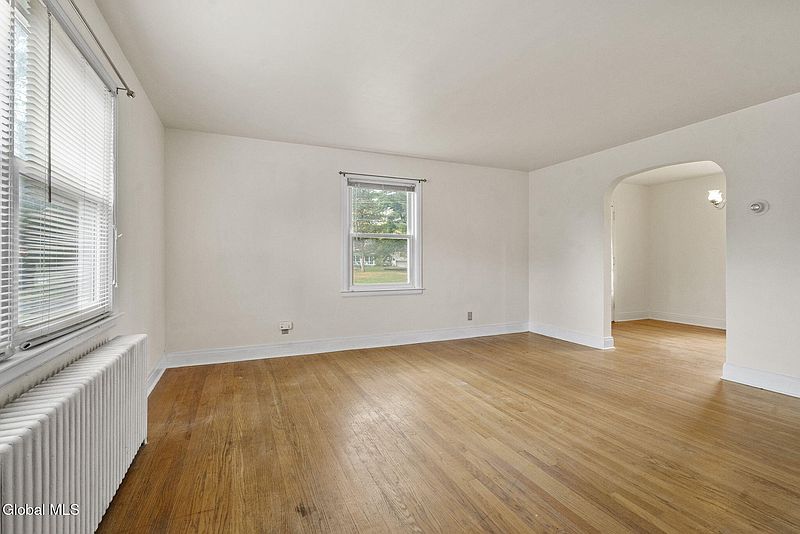 4th image of 515 Delaware Avenue