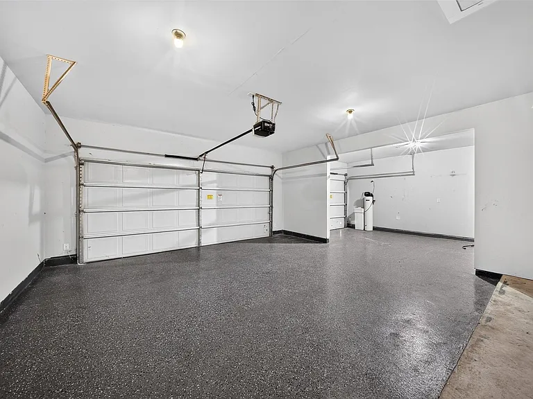 12360 N Chestnut Hills Dr — Photo 30