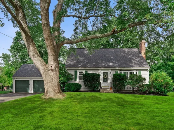 105 Beach St, Foxboro, MA 02035