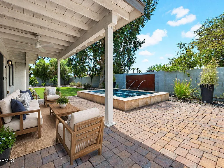 5219 E Winchcomb Dr — Photo 31