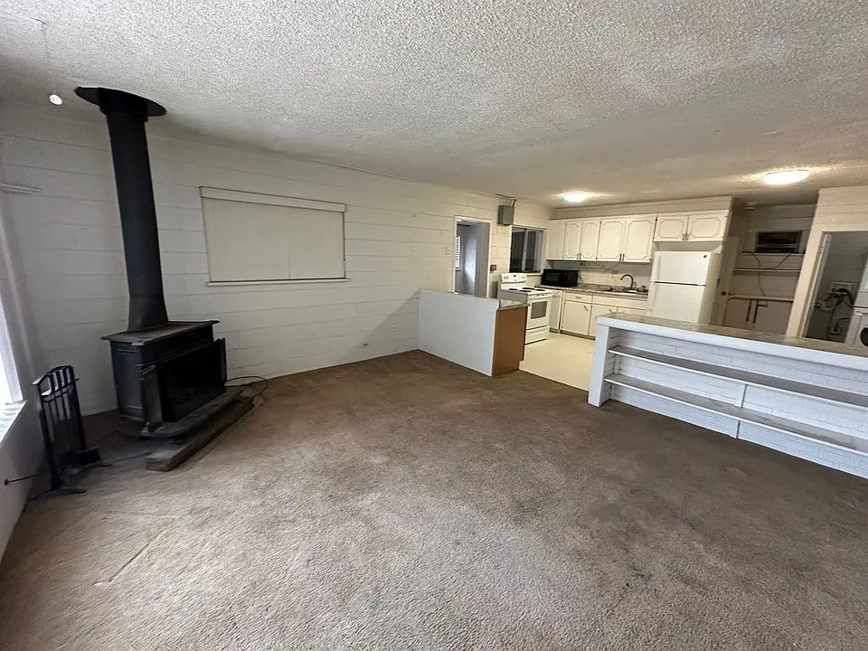 13048 N Highland Cir