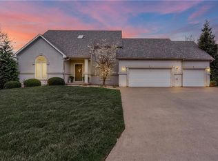 110 Deerfield Dr, Warrensburg, MO 64093