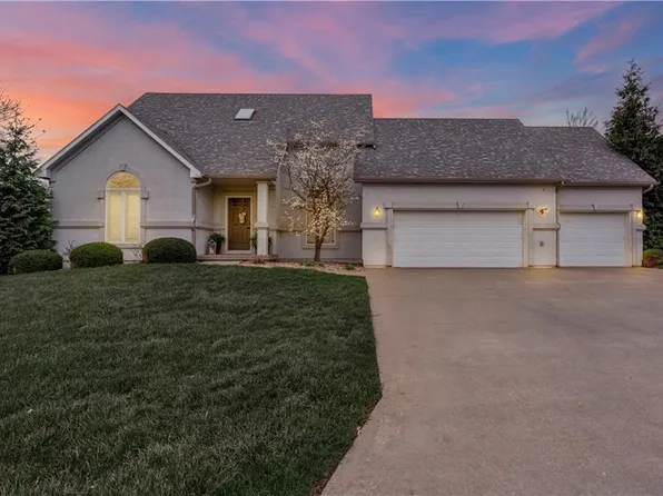 110 Deerfield Dr, Warrensburg, MO 64093