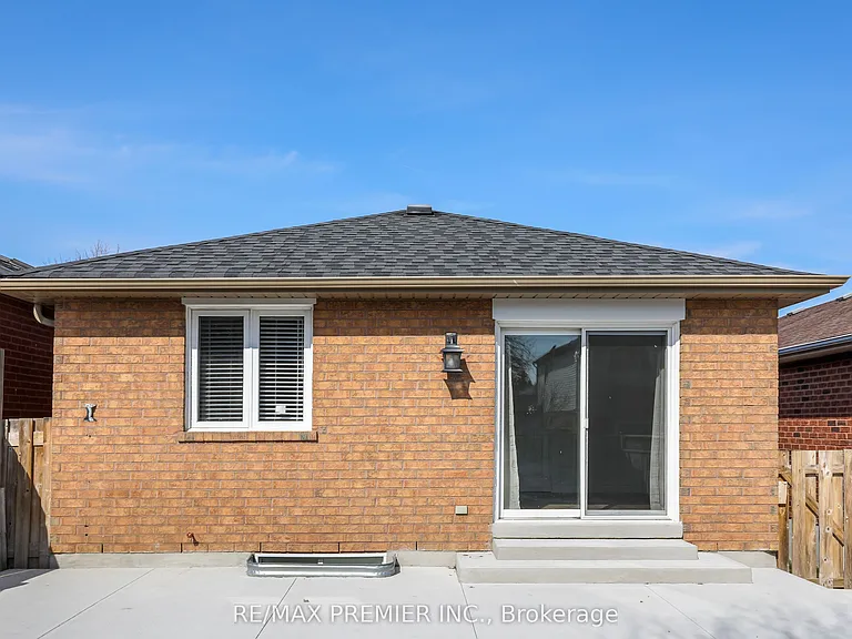 45 Roughley St #UPPER — Photo 29