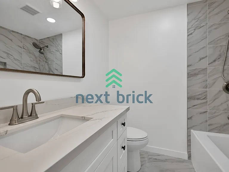 3701 NE 75th St — Photo 9