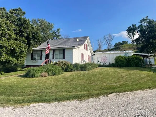 1043 Arenzville Rd, Arenzville, IL 62611
