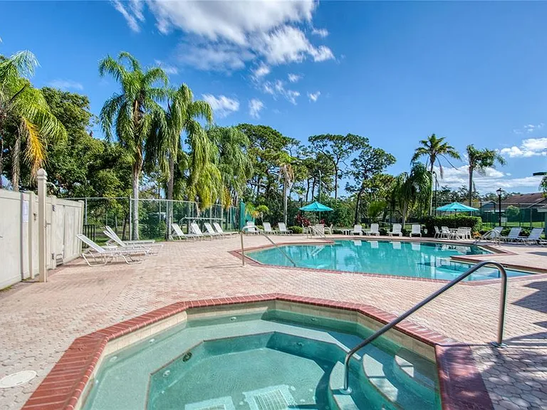 2390 Bentley Dr — Photo 45